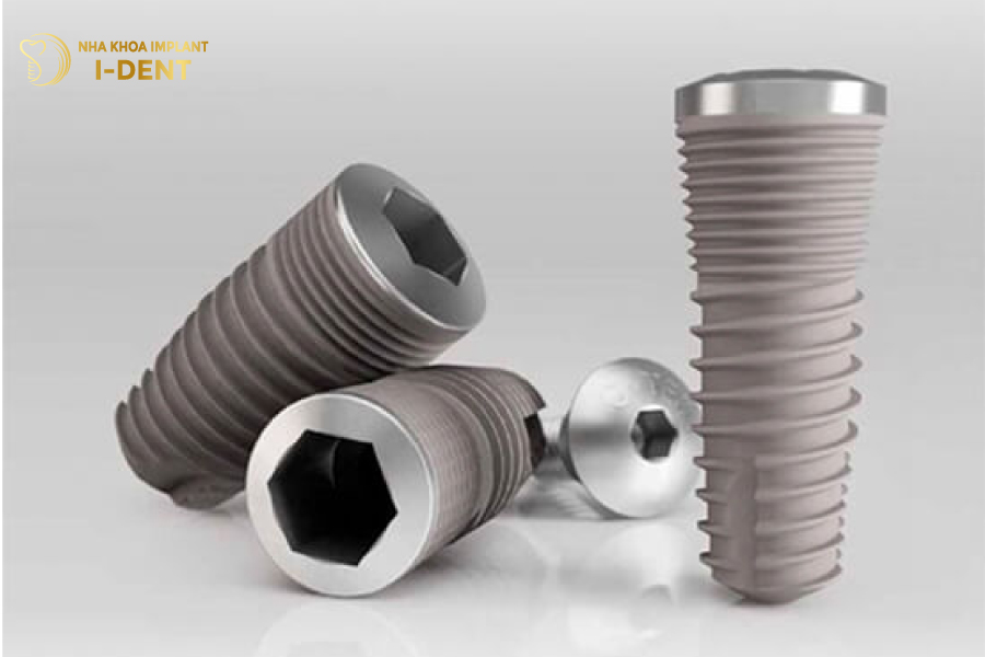 Implant Brat có thiết kế ren xoắn đặc biệt nên dễ dàng bám vào xương hàm Implant Brat có thiết kế ren xoắn đặc biệt nên dễ dàng bám vào xương hàm