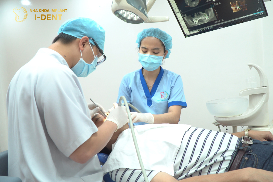 Tháo răng sứ có đau không? Tháo răng sứ có đau không?