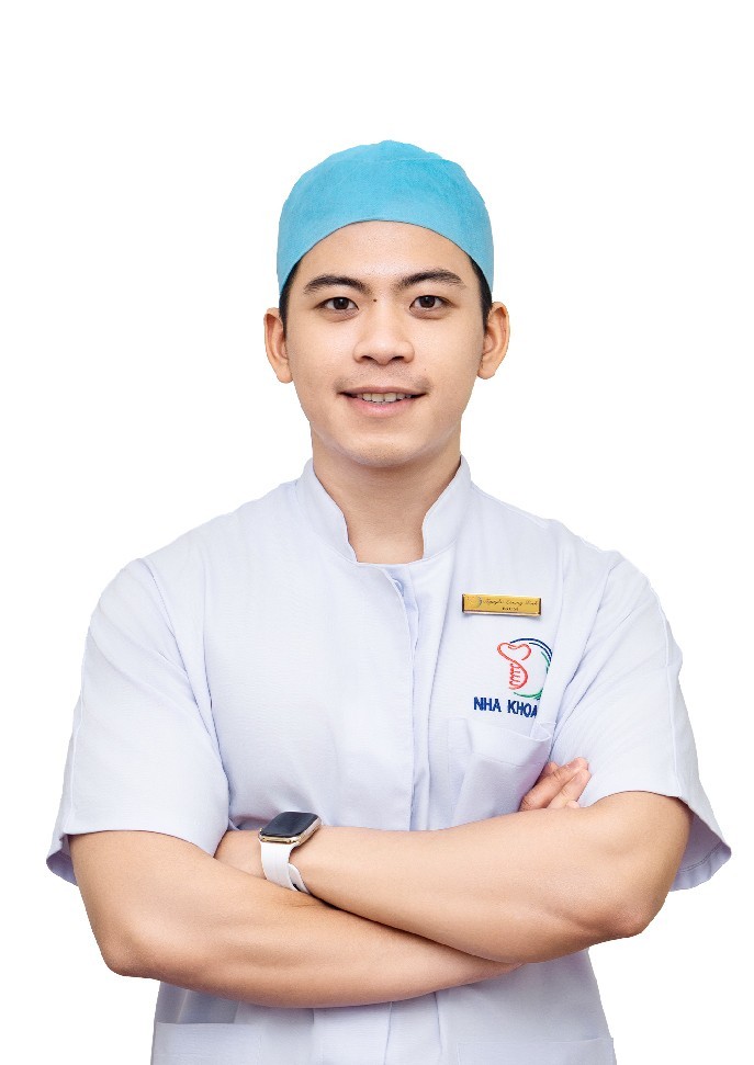 BÁC SĨ NGUYỄN QUANG LINH Phục hình sứ trên Implant