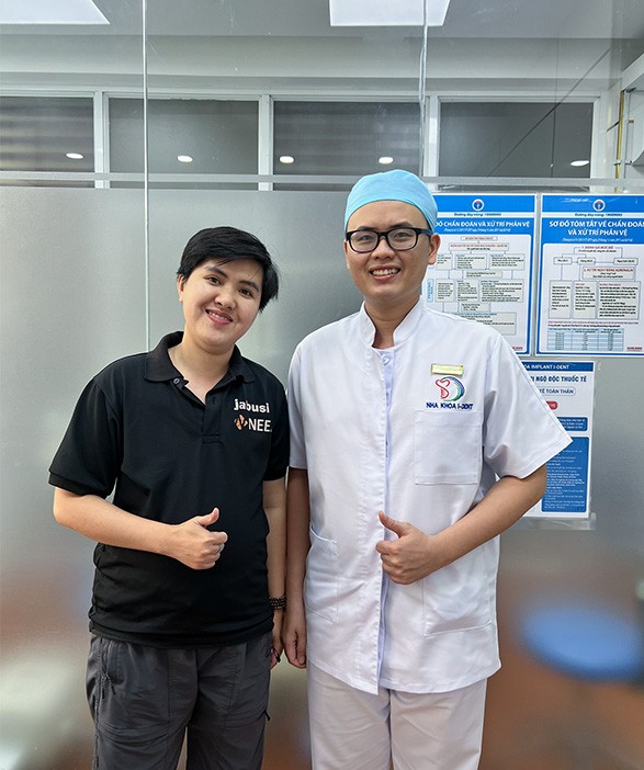 bac-si-Phong-chup-hinh-cung-benh-nhan-5