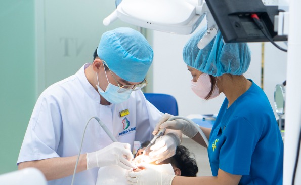 bs lê vũ điều trị cho bệnh nhân 1
