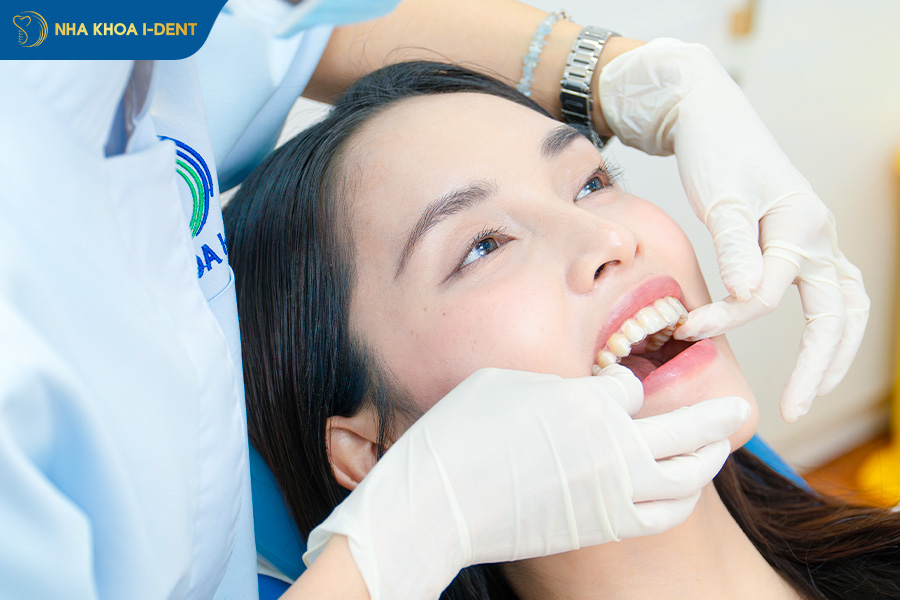 niềng răng trong suốt bao nhiêu tiền